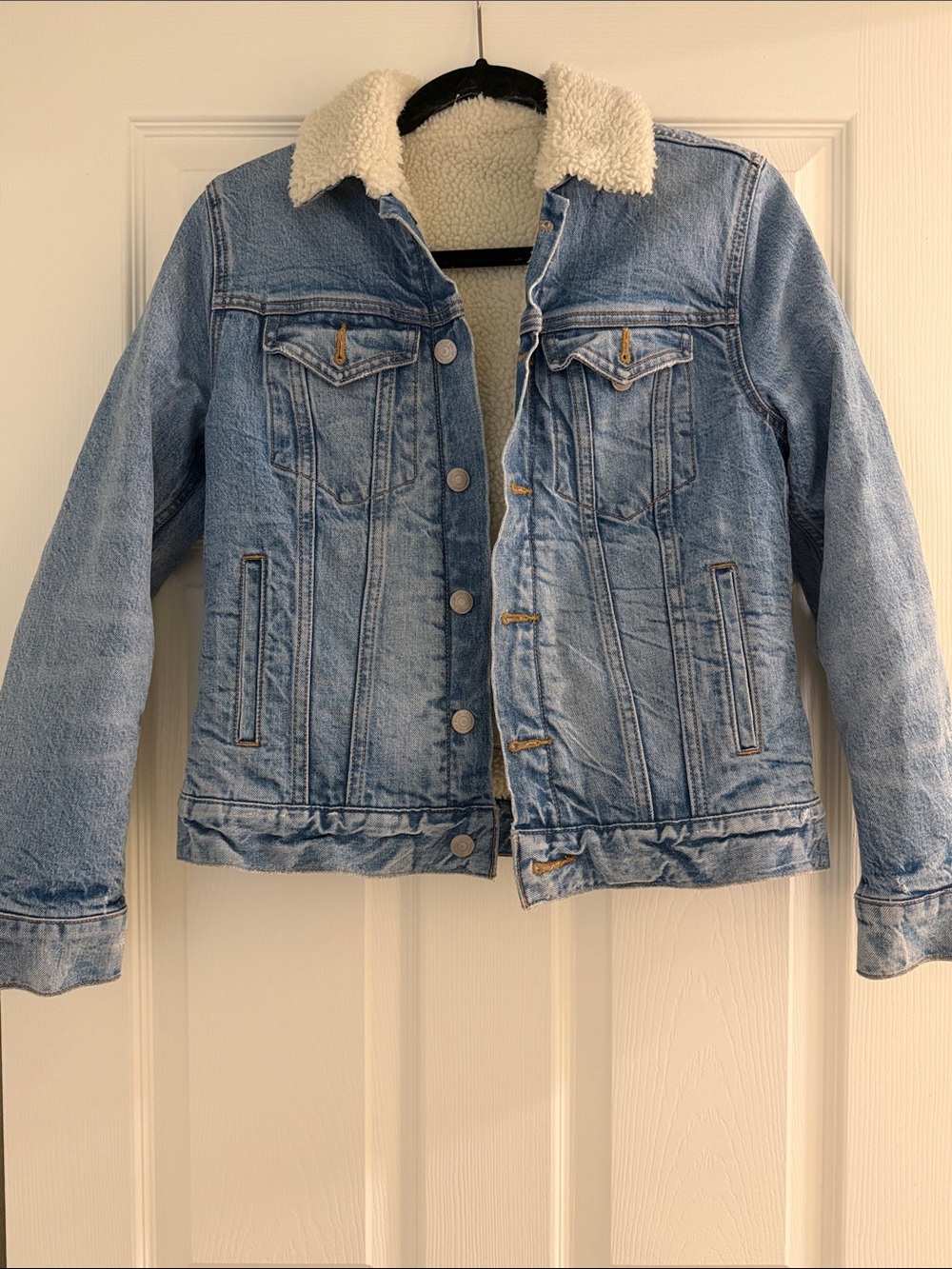 Women’s Levi Light Blue Denim Jacket with Sherpa Collar